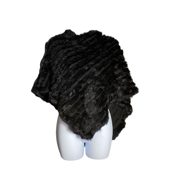 Black Faux fur high low poncho OSFM - Picture 2 of 5